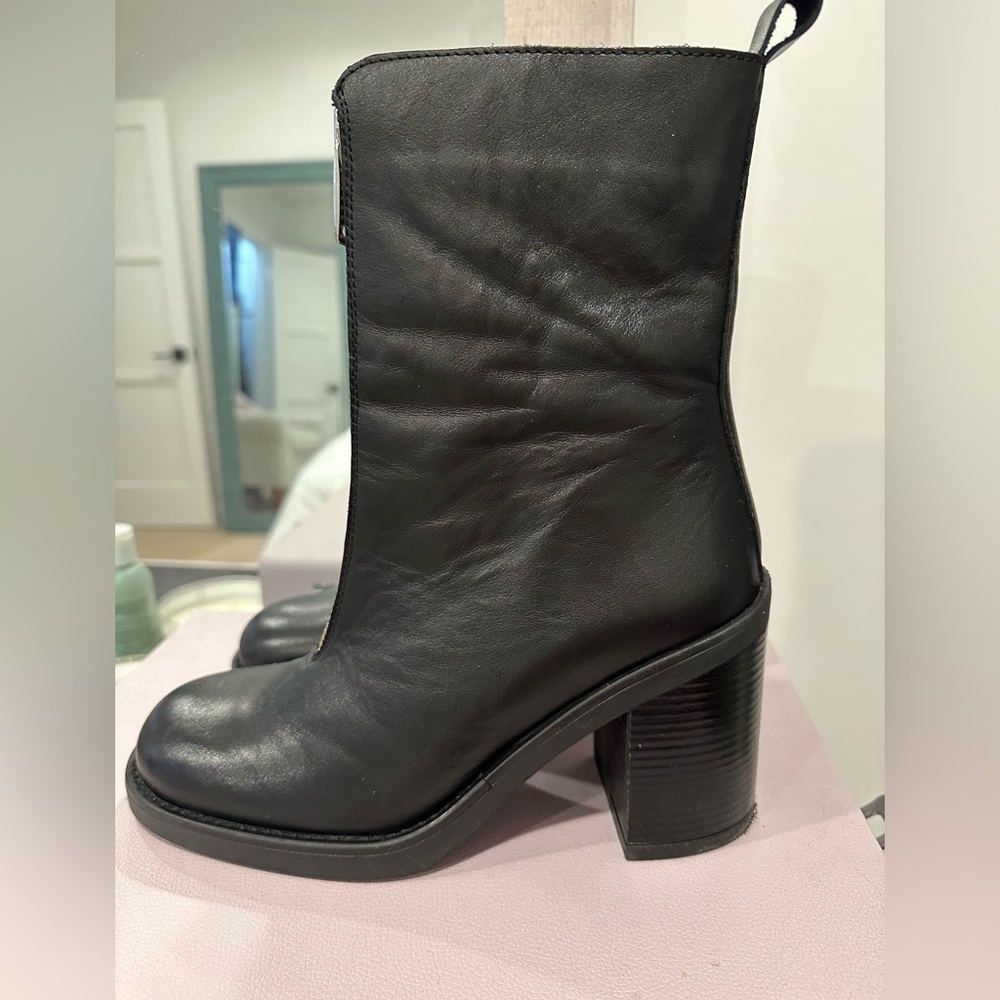 Steve Madden Black Leather Heeled Boots With Zipper Size 10